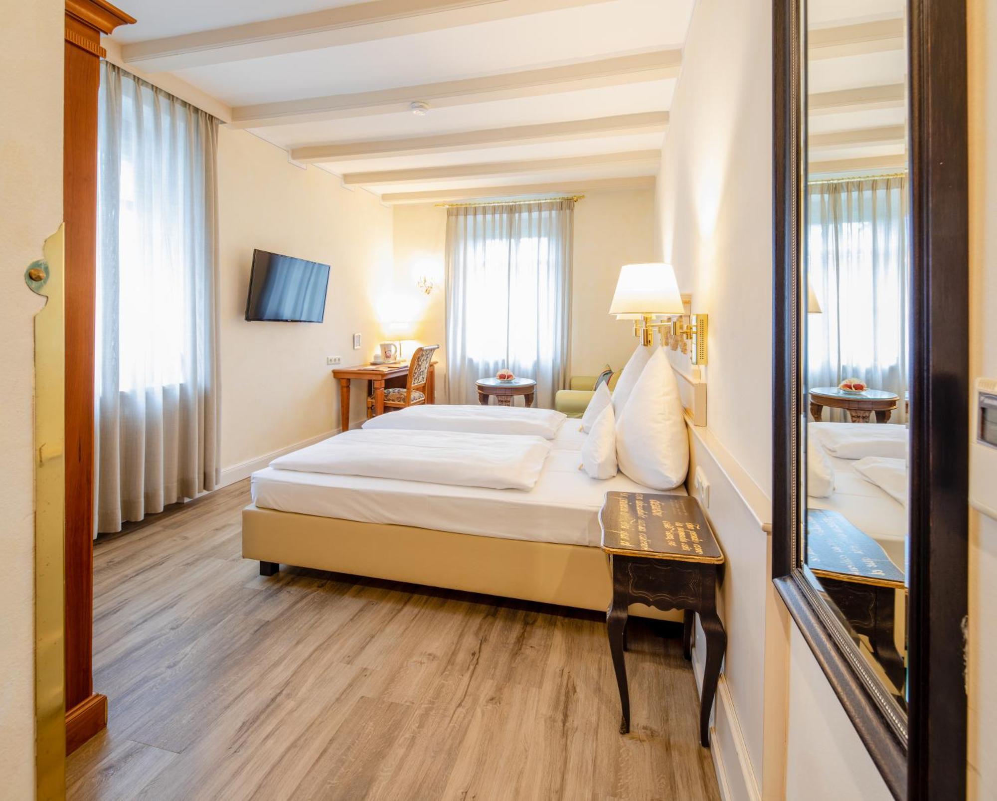 Simones Hotel Fuerstenhof Ландсхут Экстерьер фото