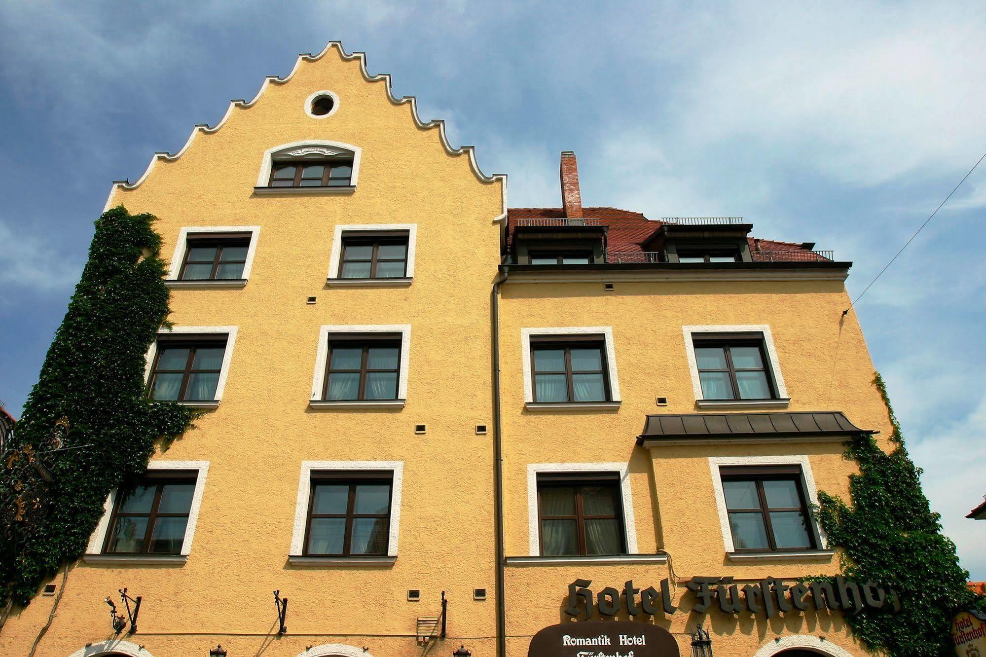 Simones Hotel Fuerstenhof Ландсхут Экстерьер фото