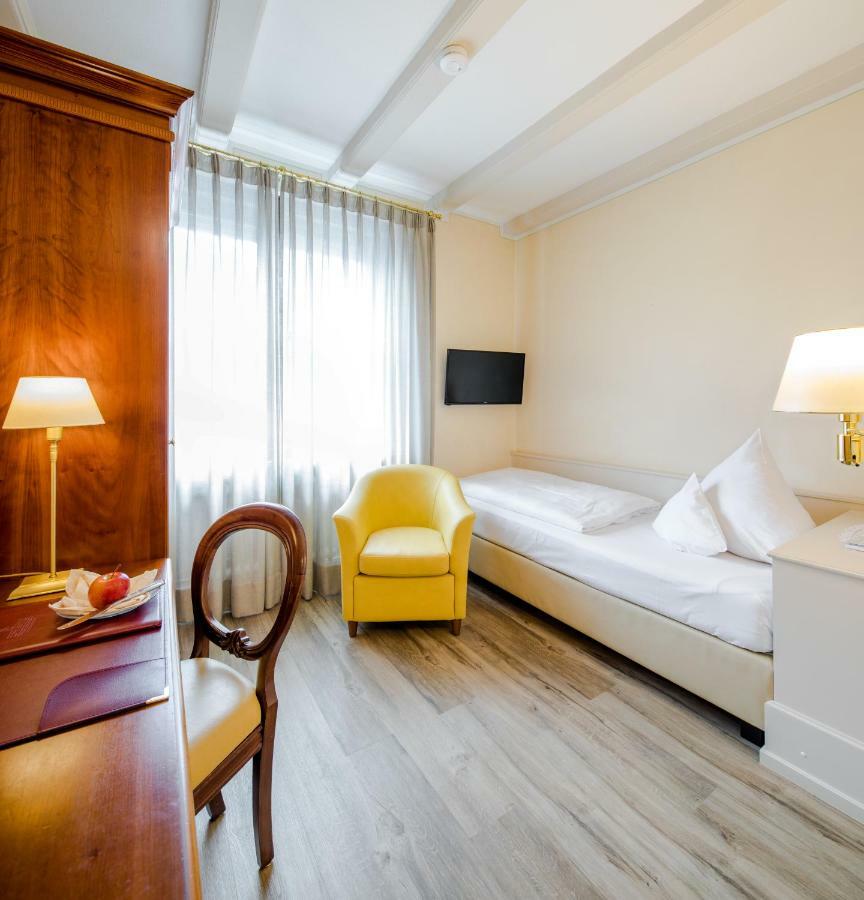 Simones Hotel Fuerstenhof Ландсхут Экстерьер фото