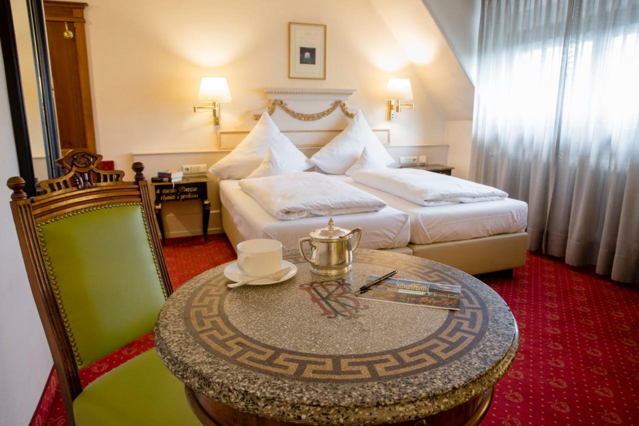 Simones Hotel Fuerstenhof Ландсхут Экстерьер фото